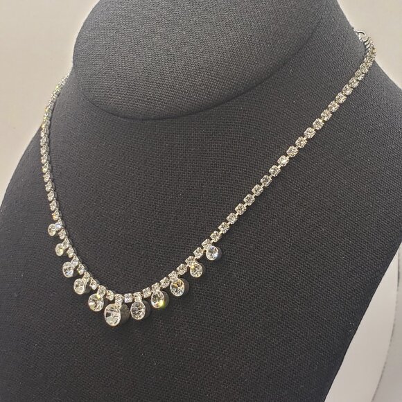 Vintage Silver Tone Graduated Round Clear Crystal and Rhinestone Choker Necklace - Picture 10 of 12